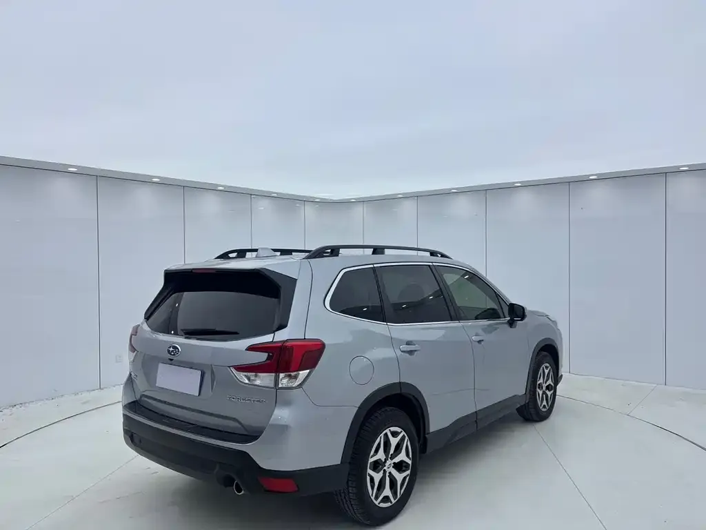 Subaru Forester 2022 из CN, фото 2