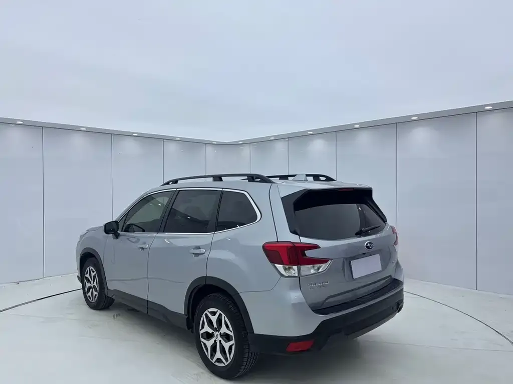 Subaru Forester 2022 из CN, фото 5