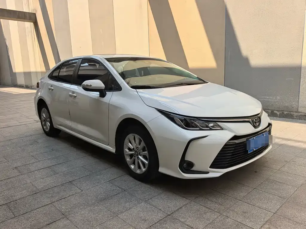 Toyota Corolla — фото 7