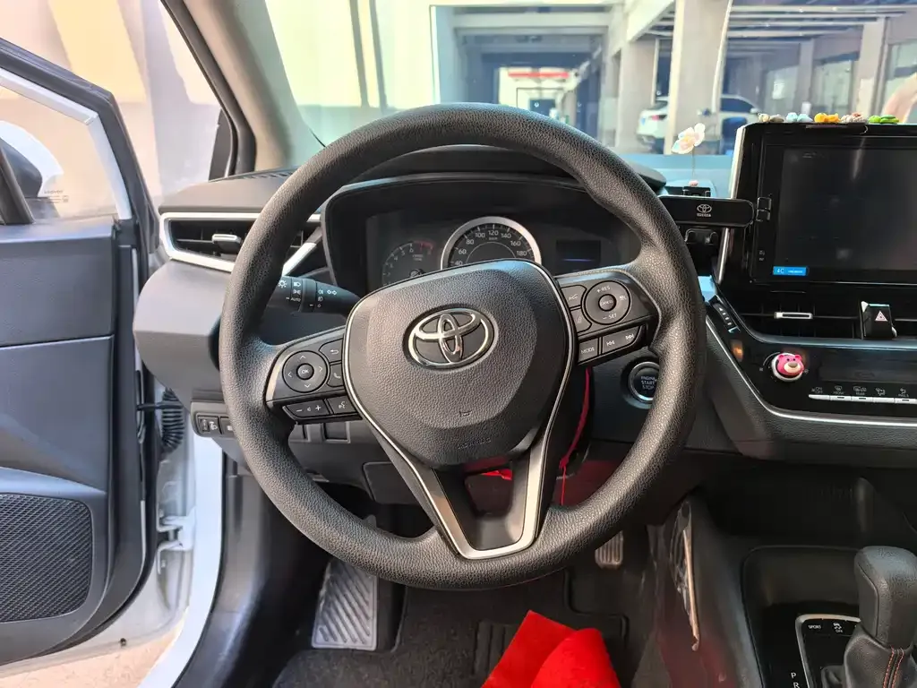 Toyota Corolla — фото 2
