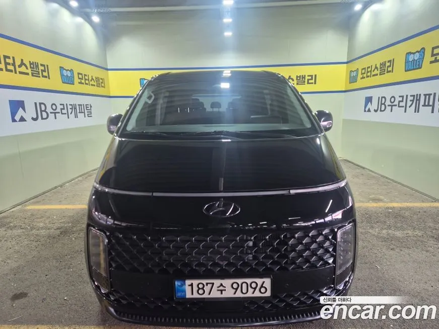 Hyundai Staria — фото 1
