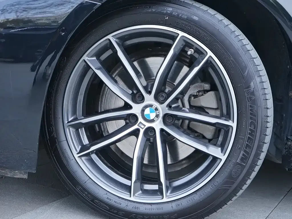 BMW 5 Series — фото 5