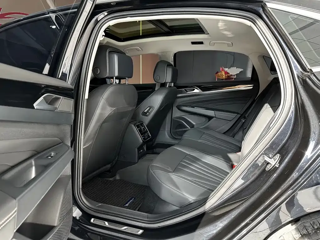 Volkswagen Passat — фото 7