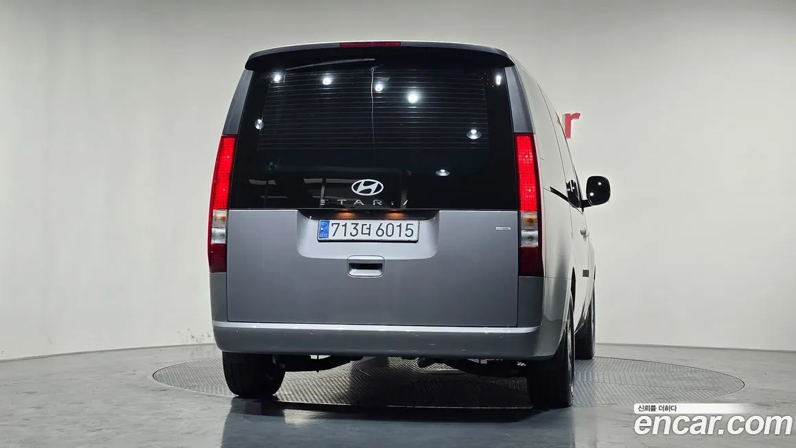 Hyundai Staria — фото 2