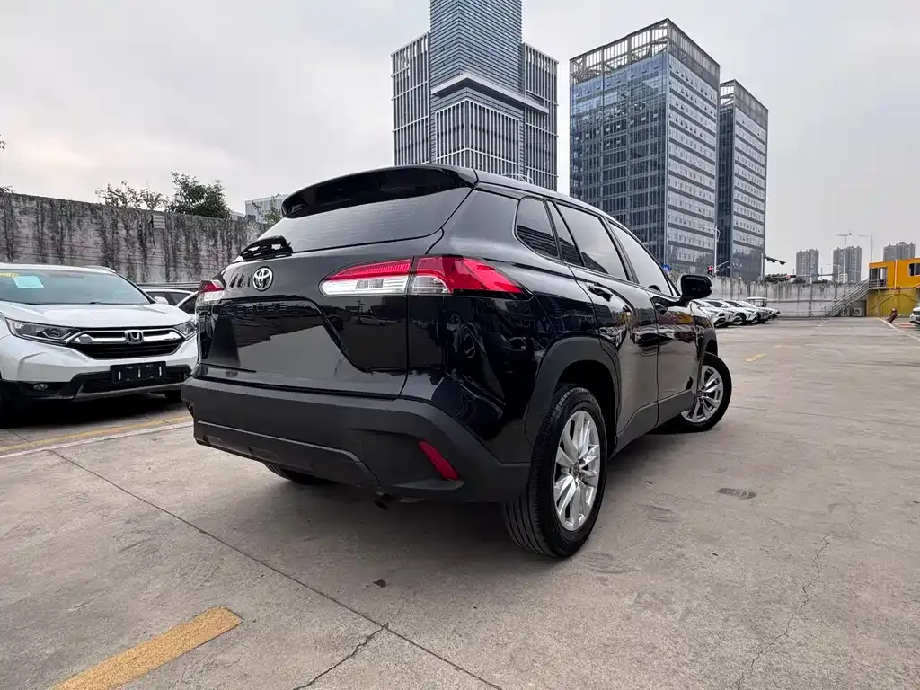 Toyota Corolla Cross 2023 из CN, фото 6