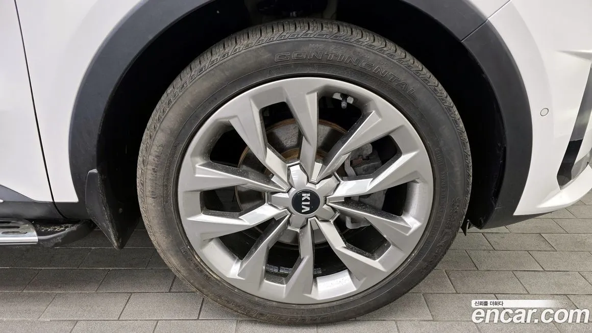 Kia Sorento — фото 7