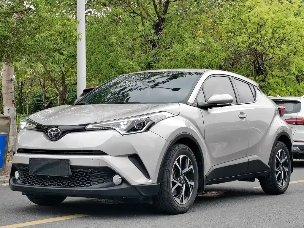 Toyota C-HR — фото 1