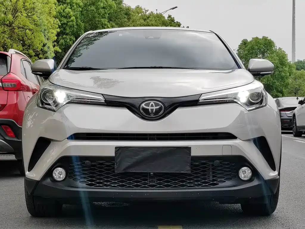 Toyota C-HR — фото 7