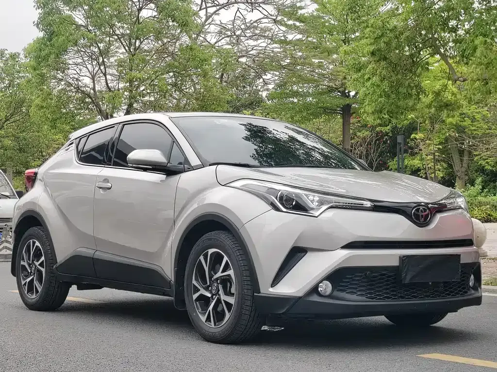 Toyota C-HR — фото 10