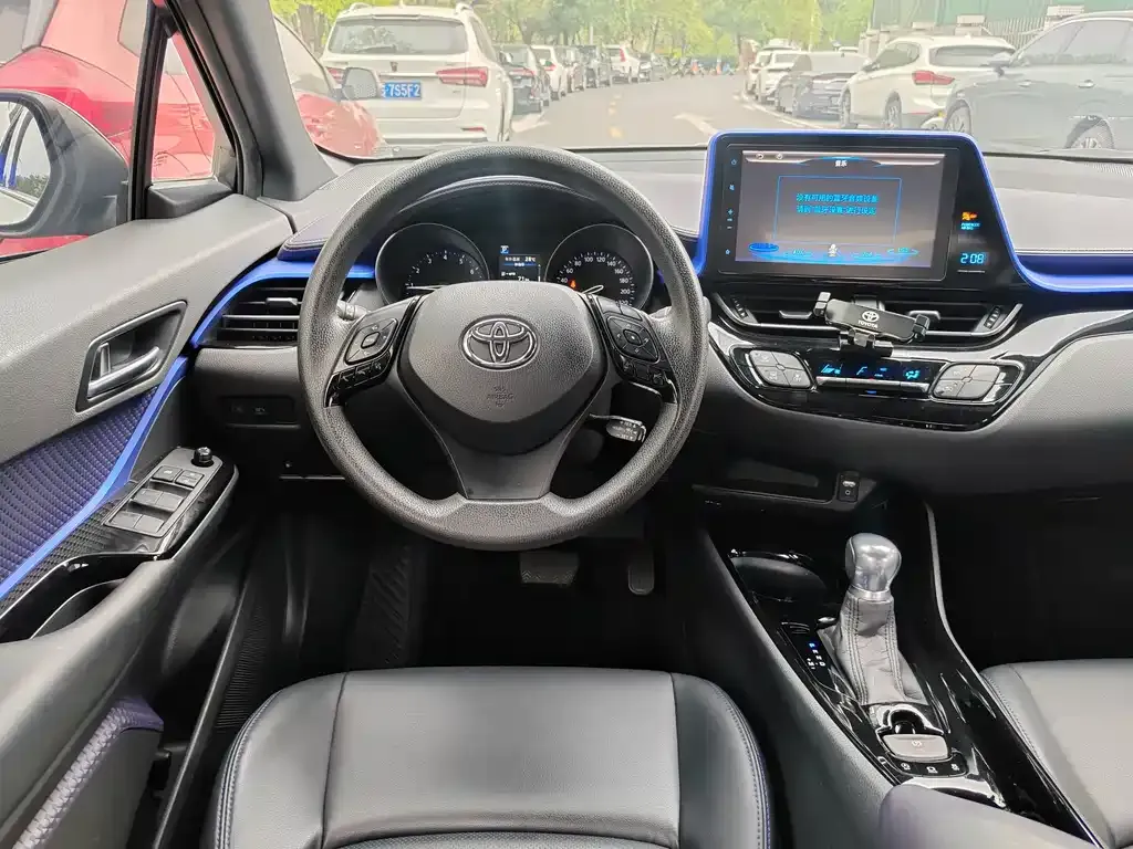 Toyota C-HR — фото 6