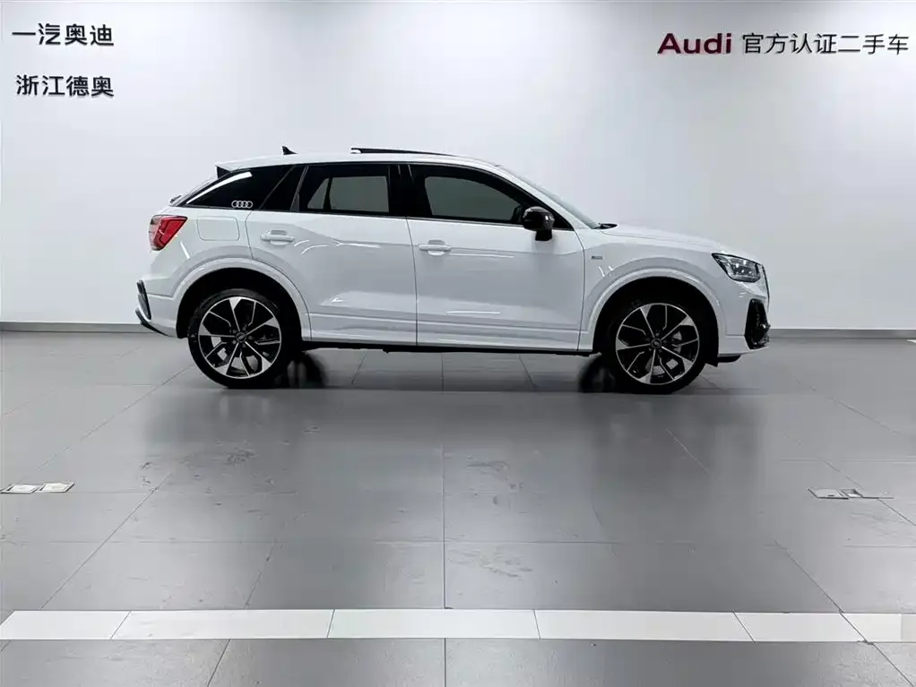 Audi Q2L — фото 5