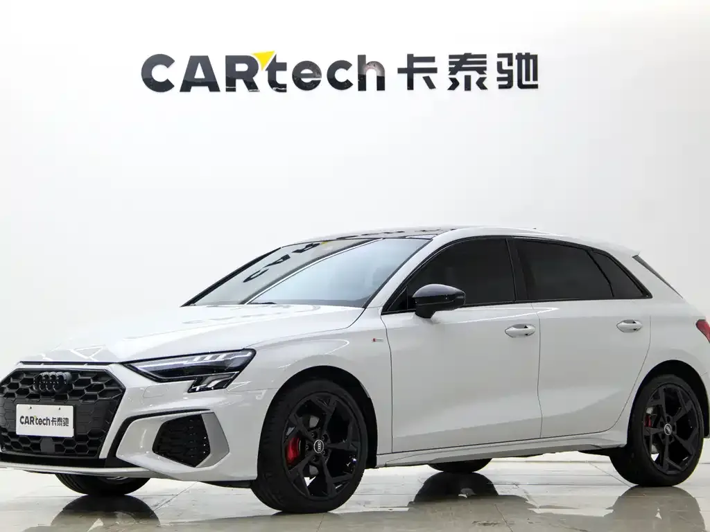 Audi A3 — фото 1