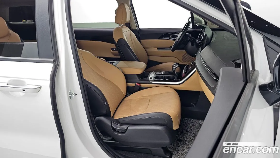 Kia Carnival — фото 3
