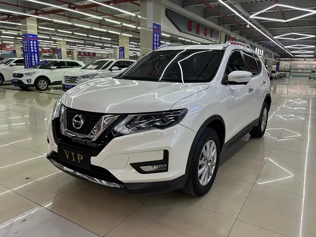 Nissan X-Trail — фото 1