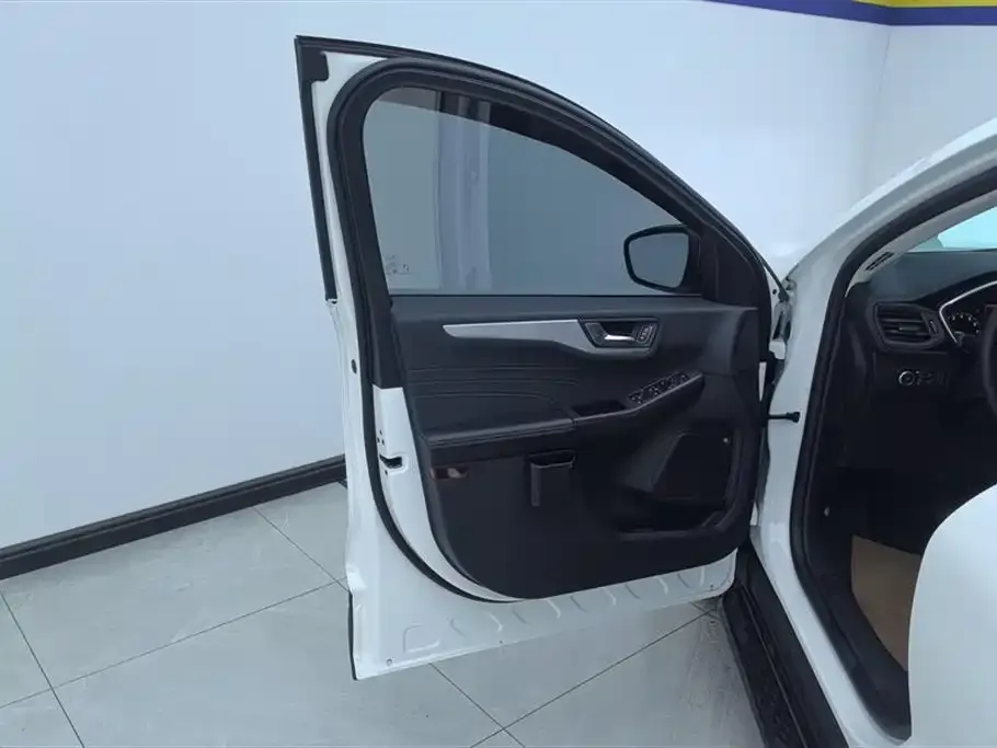Ford Escape 2024 из CN, фото 4