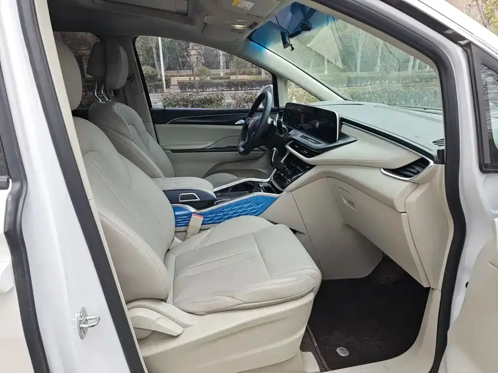 Buick GL8 2021 из CN, фото 3