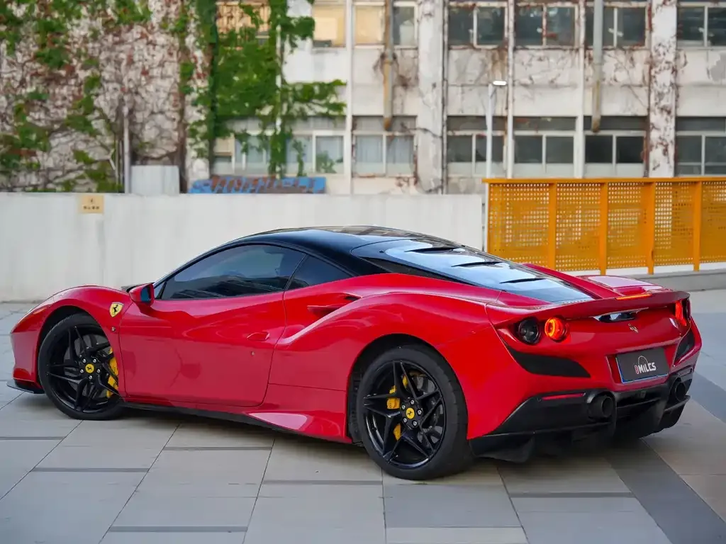 Ferrari F8 — фото 7