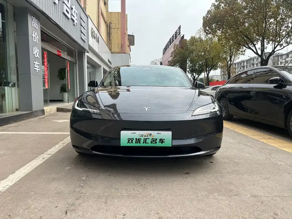 Tesla Model 3 — фото 7