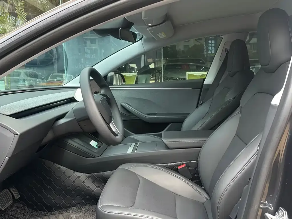 Tesla Model 3 — фото 3