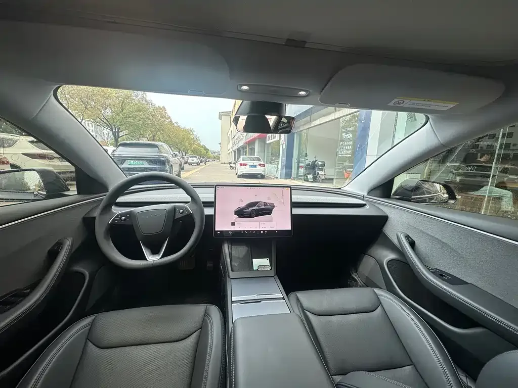 Tesla Model 3 — фото 9