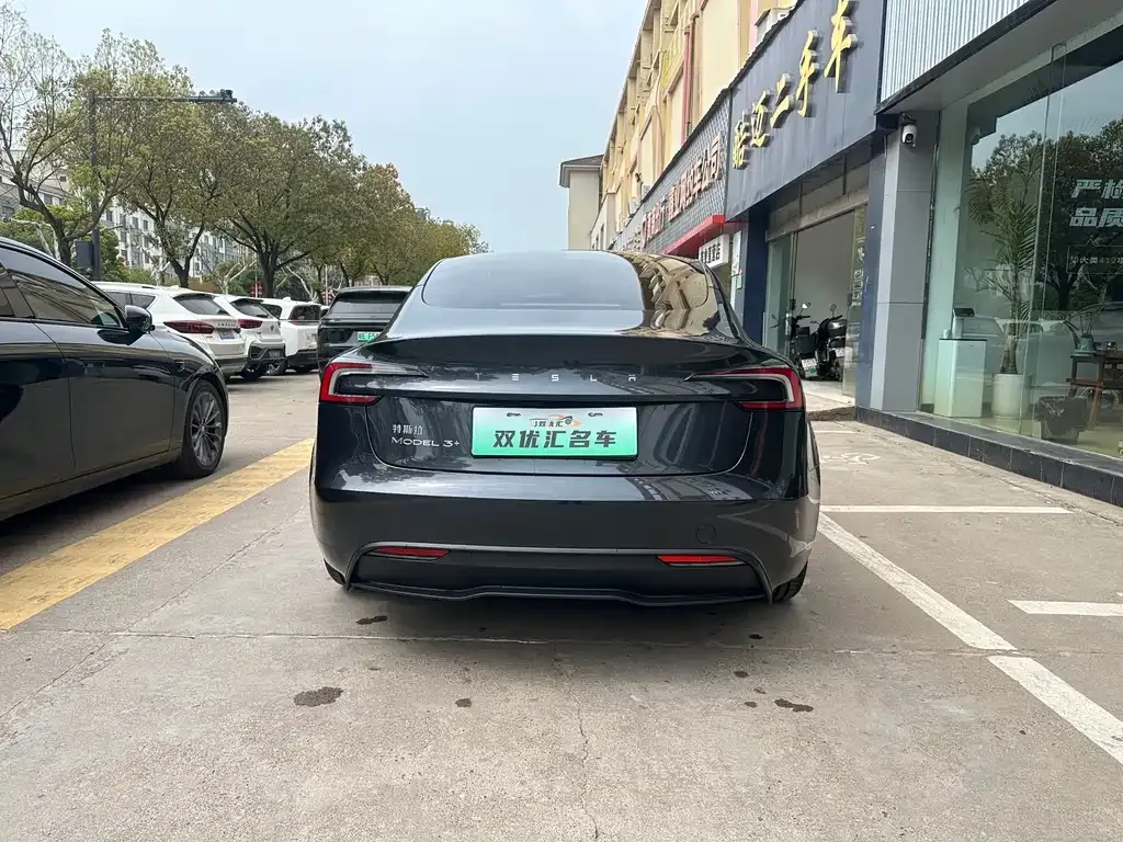 Tesla Model 3 — фото 5