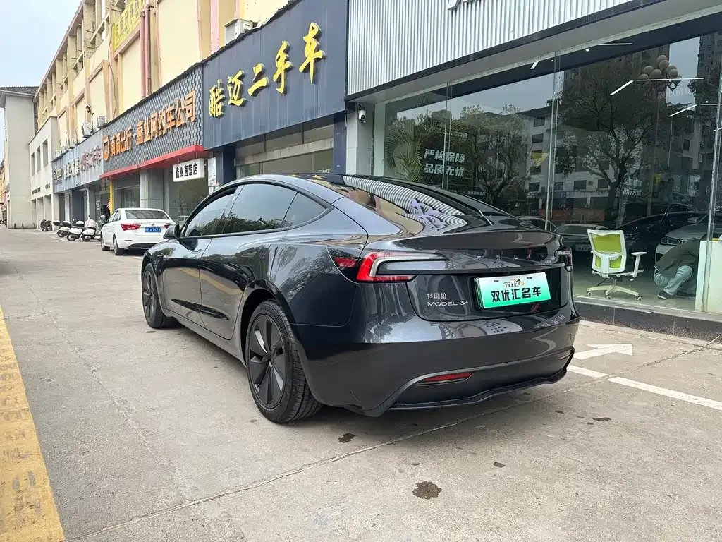 Tesla Model 3 — фото 4