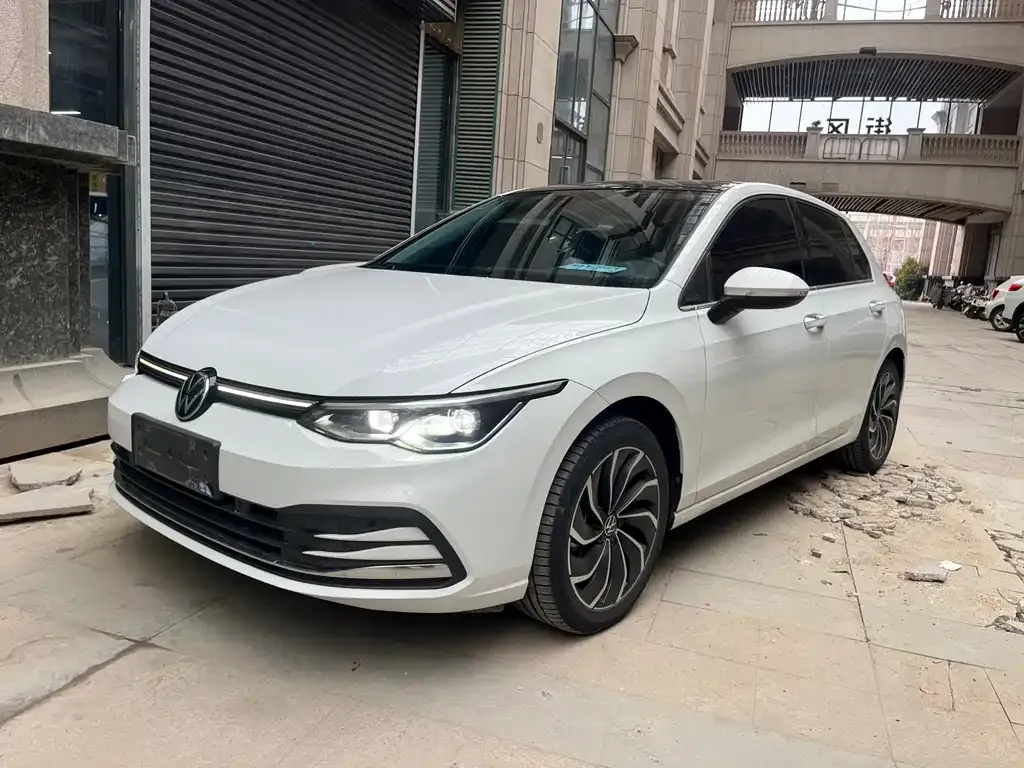 Volkswagen Golf 2023 из CN, фото 1