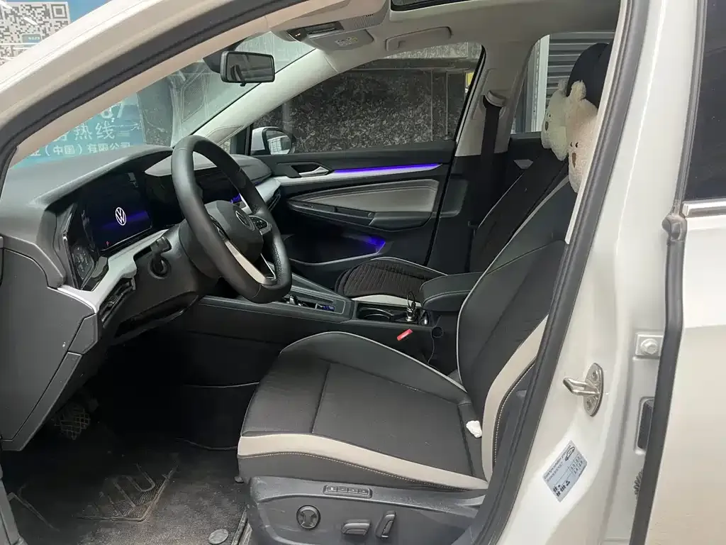 Volkswagen Golf 2023 из CN, фото 9