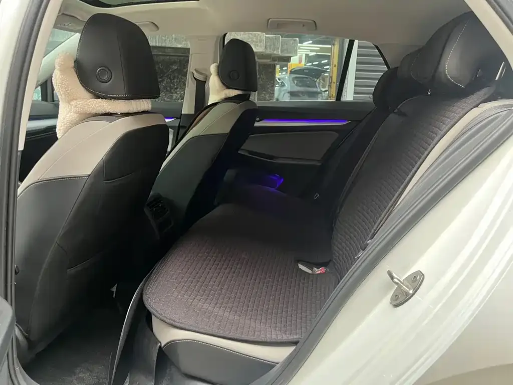 Volkswagen Golf 2023 из CN, фото 6