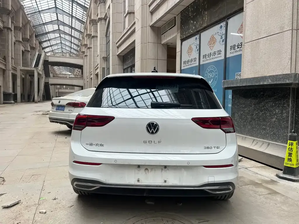 Volkswagen Golf 2023 из CN, фото 5