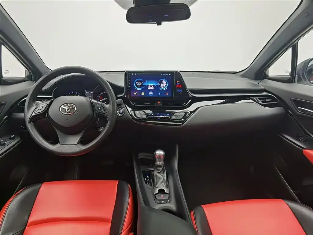 Toyota C-HR — фото 8