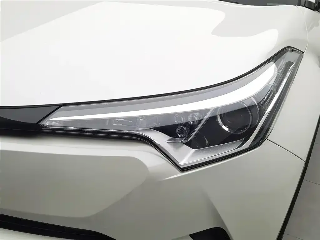 Toyota C-HR — фото 5