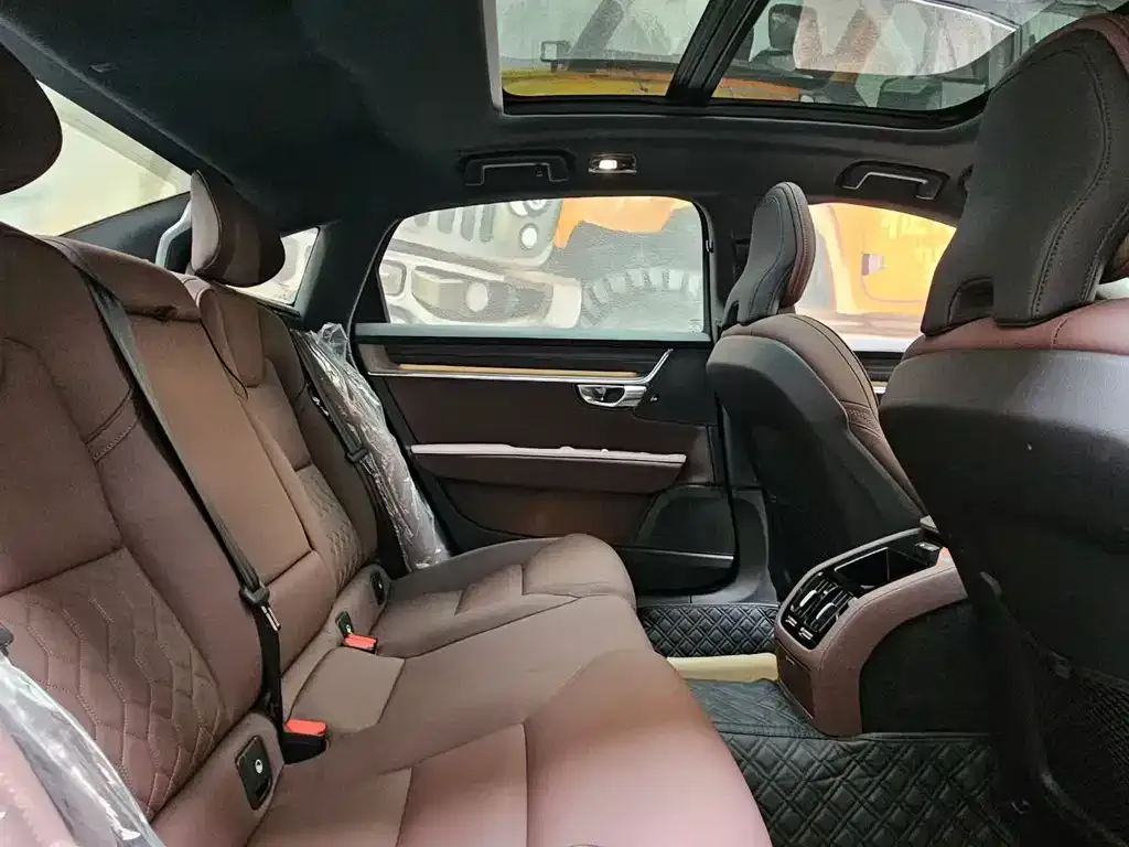 Volvo S90 — фото 10