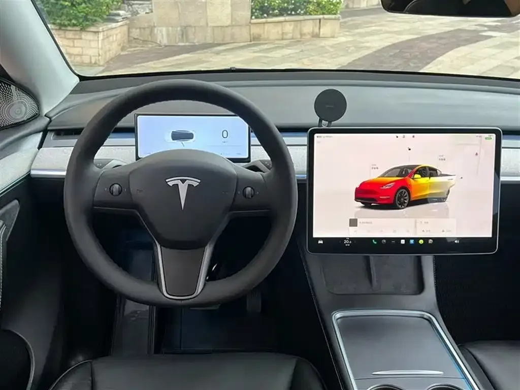 Tesla Model Y — фото 5