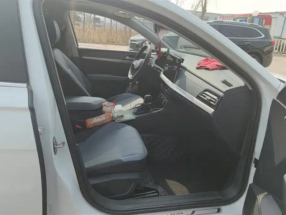 Volkswagen Lavida 2023 из CN, фото 2