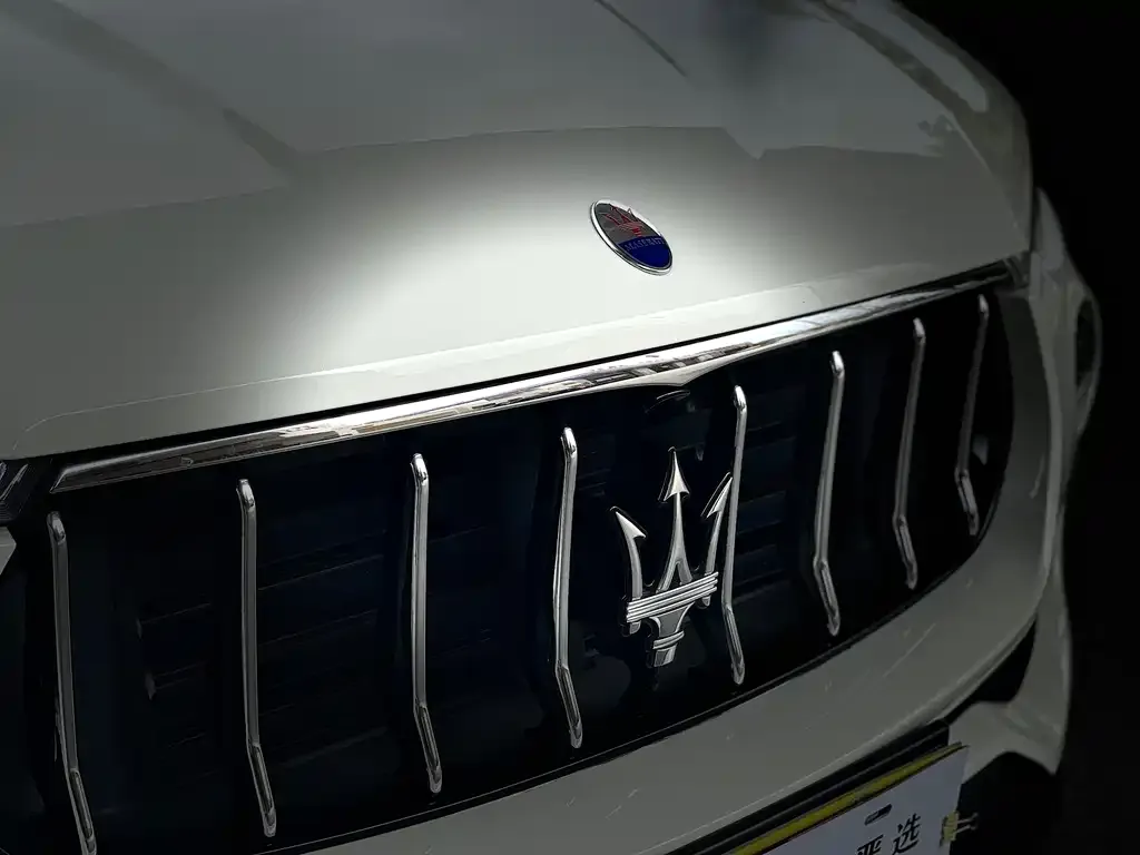 Maserati Levante — фото 3