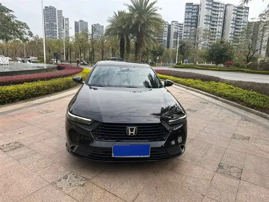 Honda Accord — фото 8