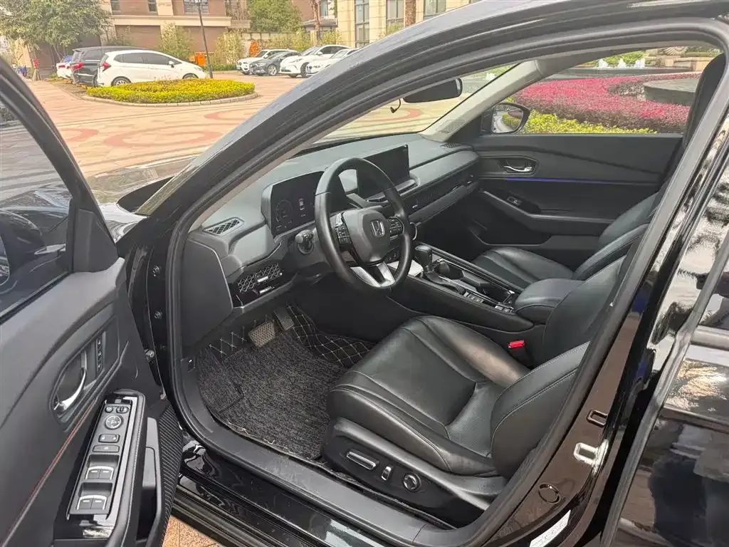 Honda Accord — фото 9