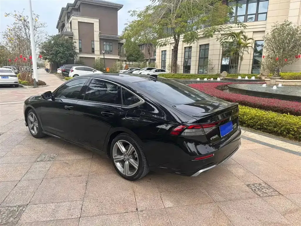 Honda Accord — фото 5