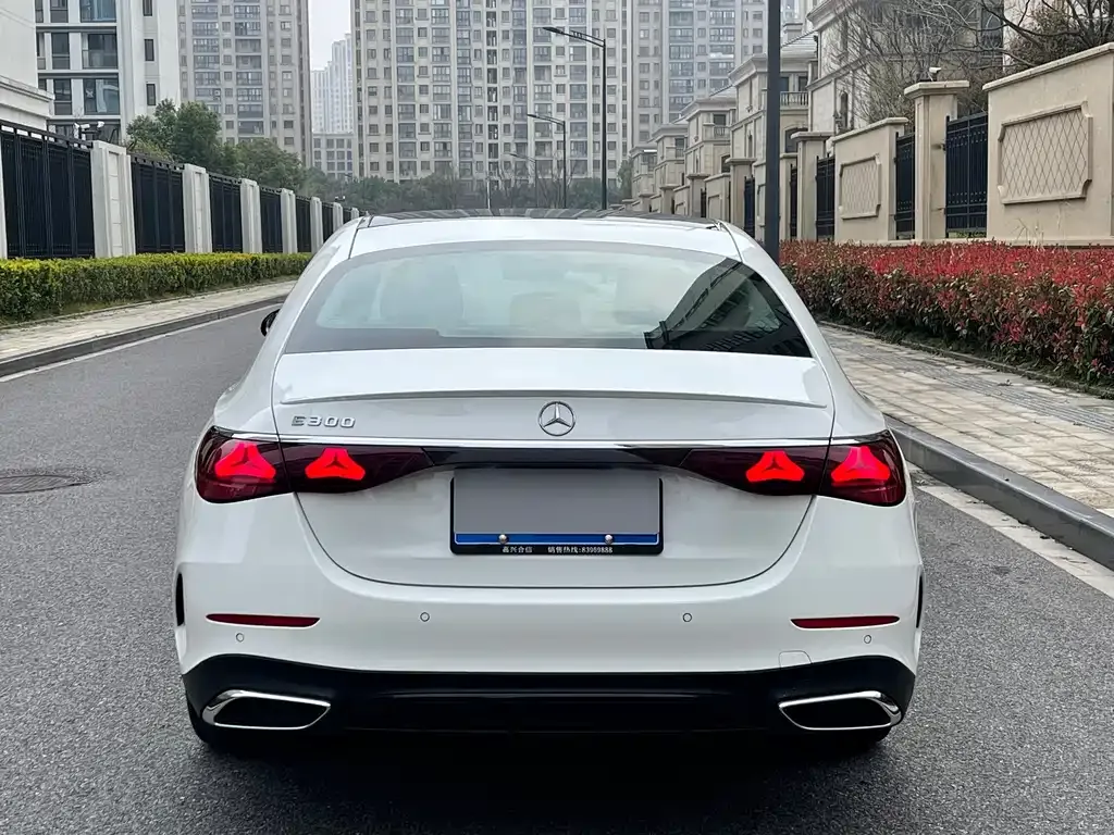 Mercedes-Benz E-Class (Import) — фото 5