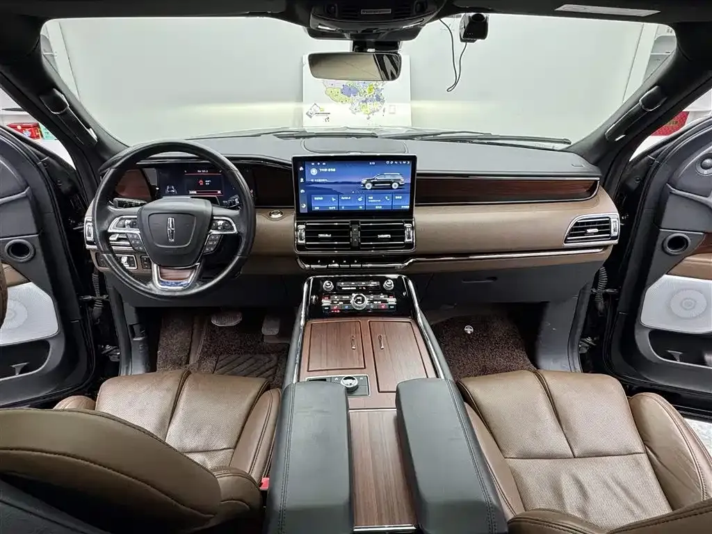 Lincoln Navigator — фото 10