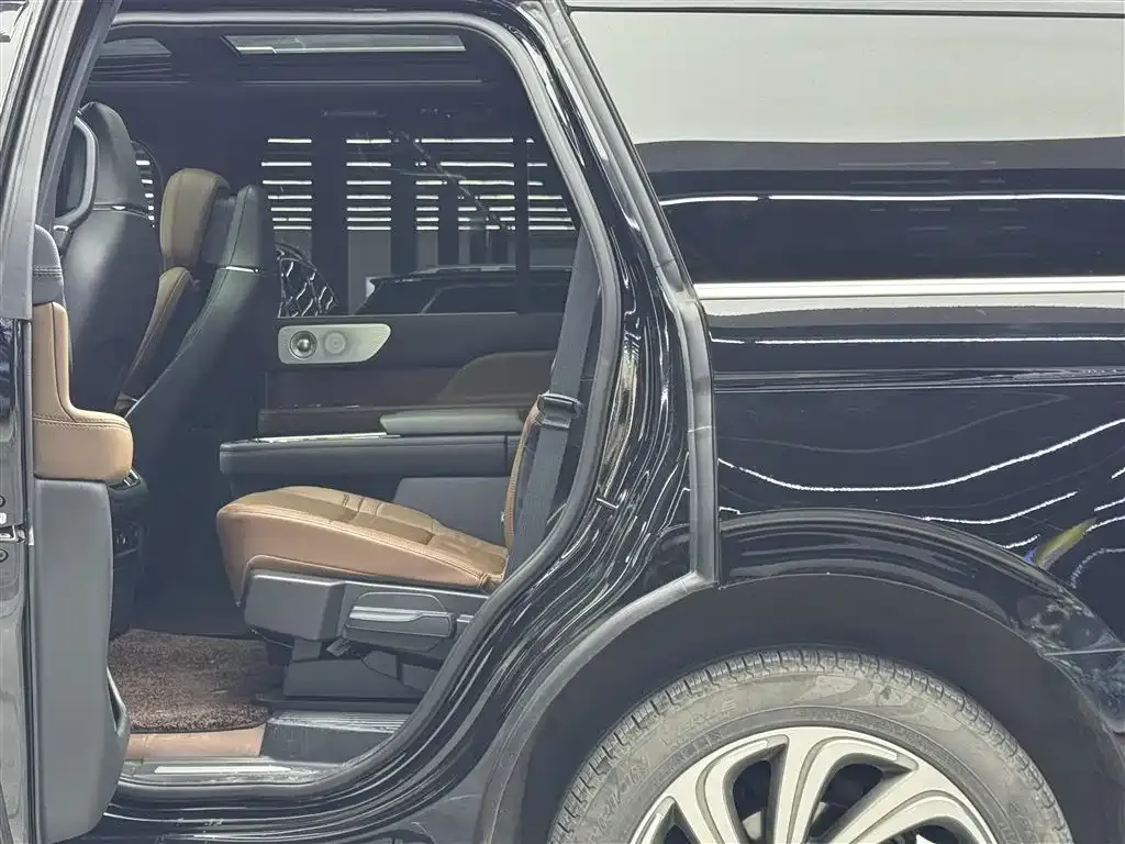 Lincoln Navigator — фото 9