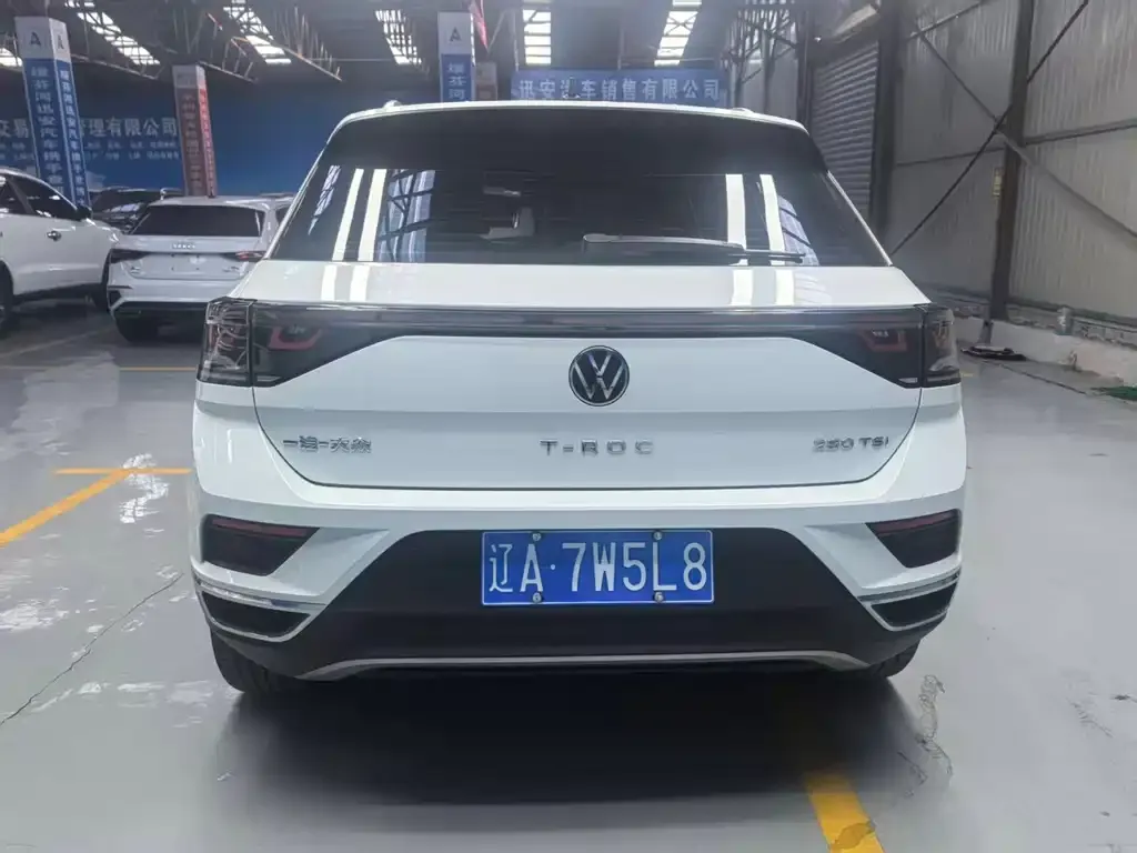 Volkswagen T-Roc 2023 из CN, фото 2