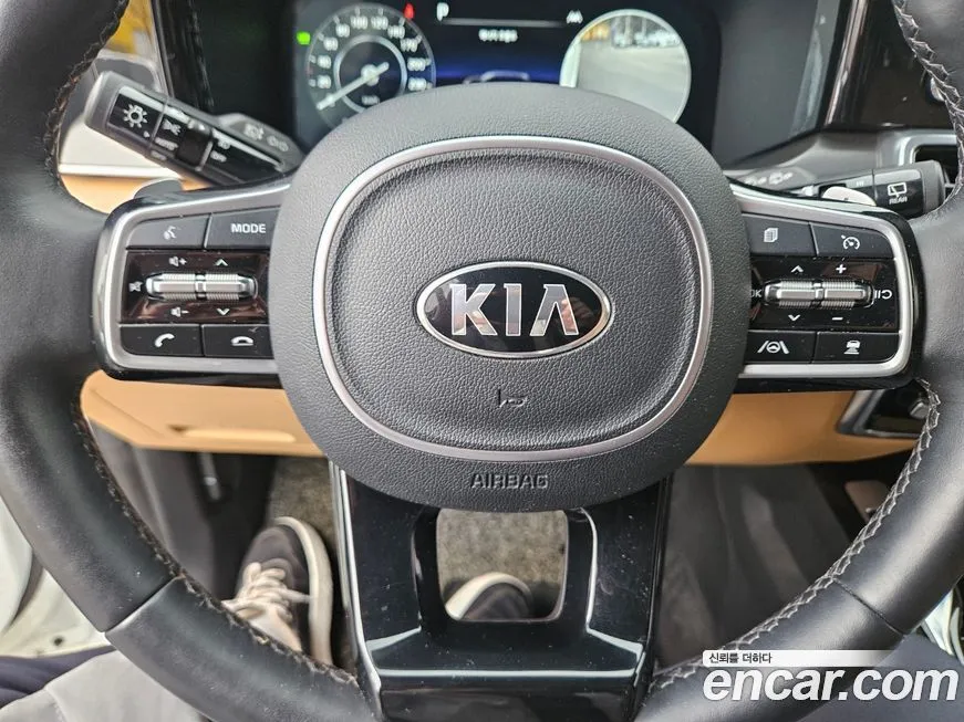 Kia Sorento — фото 7