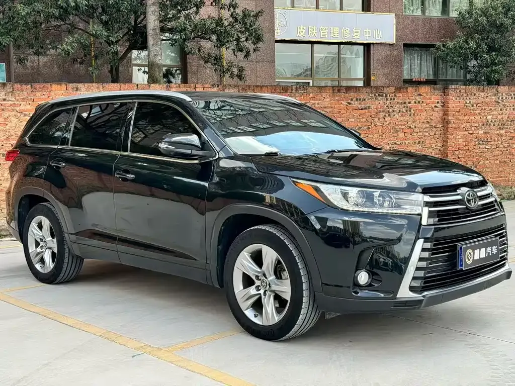 Toyota Highlander — фото 6