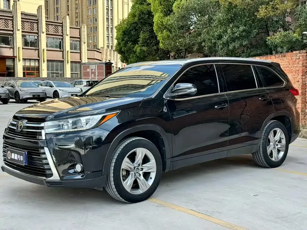 Toyota Highlander — фото 5