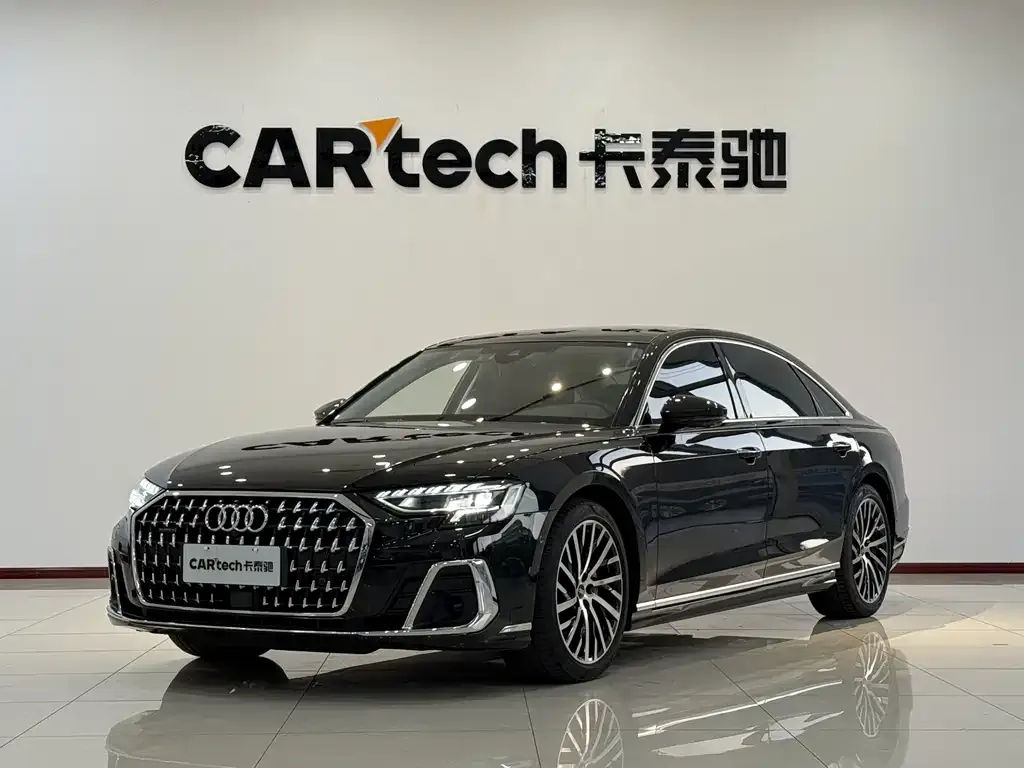 Audi A8 — фото 1