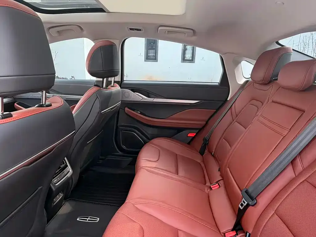 Lincoln Z 2025 из CN, фото 2