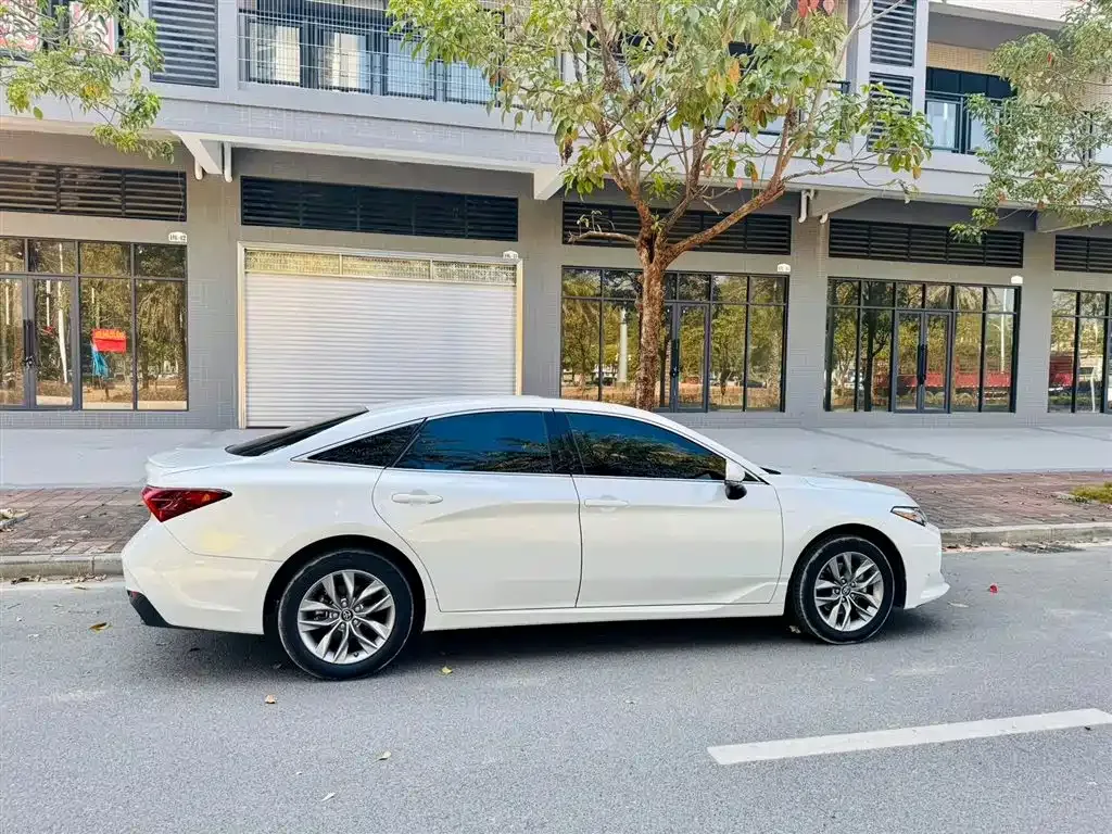 Toyota Avalon — фото 7