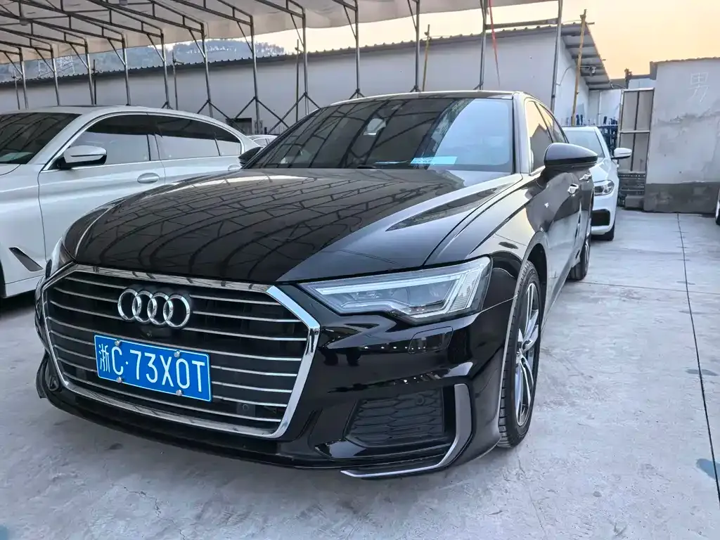 Audi A6L — фото 1